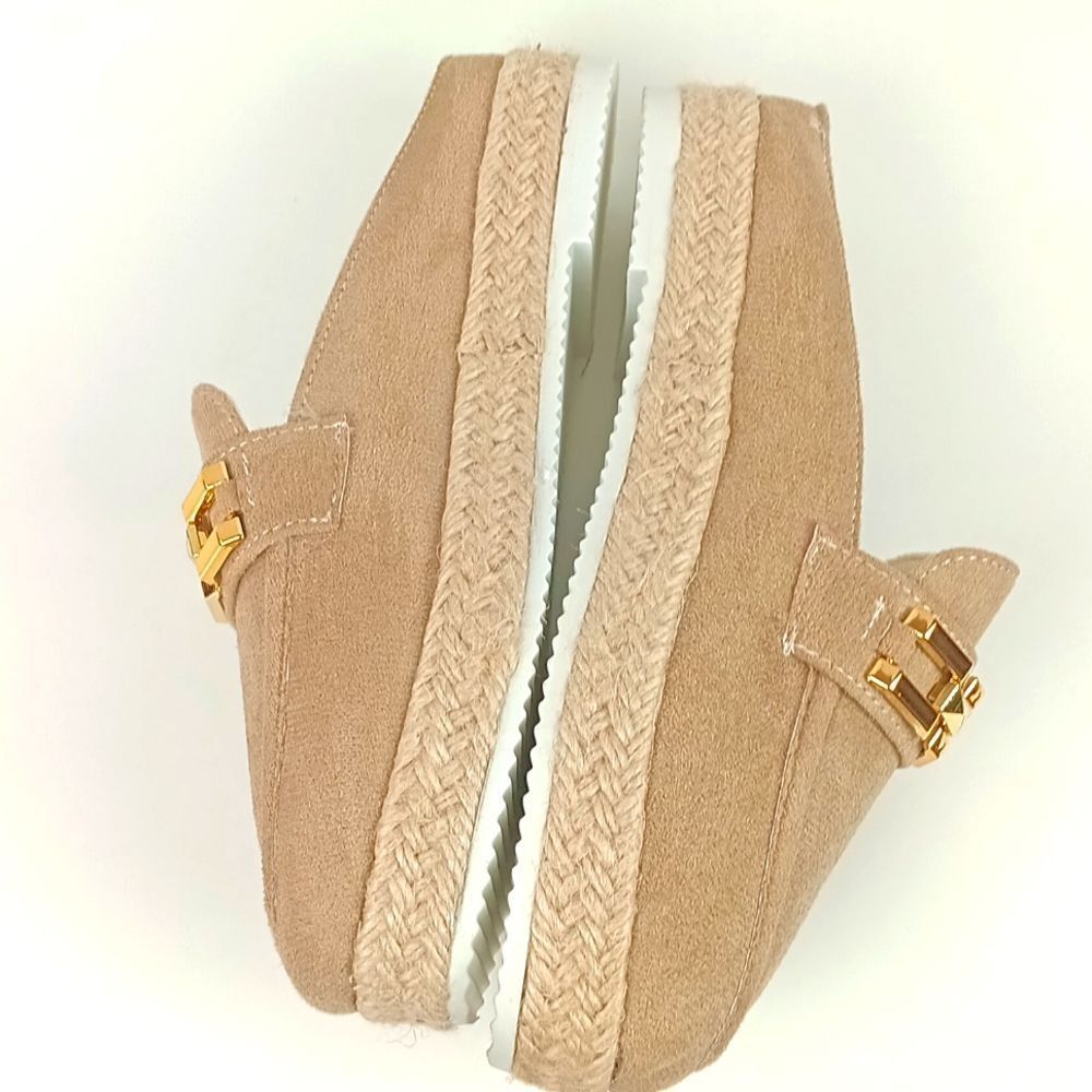 Women's Tan Slip On Faux Sued Loafers with Gold Chain Accent Sz 9 (40) - Picture 8 of 13